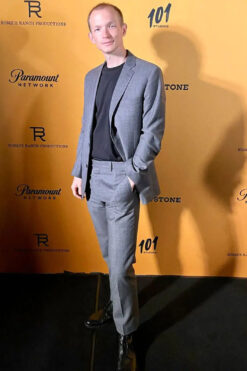 Yellowstone S5 Jefferson White Premiere Grey Suit
