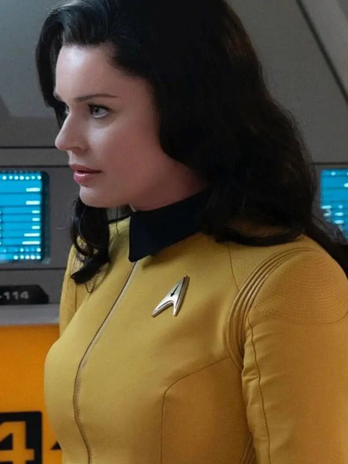 Star Trek Discovery Rebecca Romijn Yellow Leather Jacket