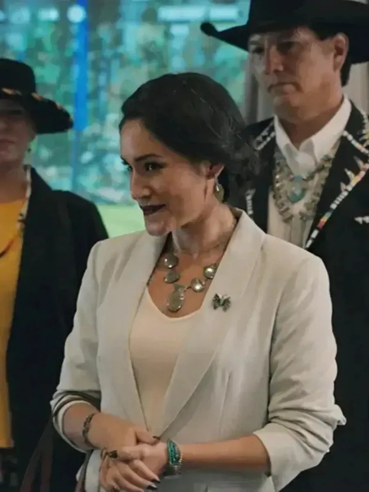 Yellowstone S5 Angela Blue Thunder White Blazer