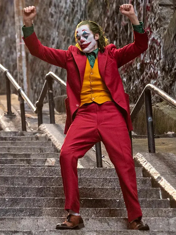 Joaquin Phoenix Joker Red Suit