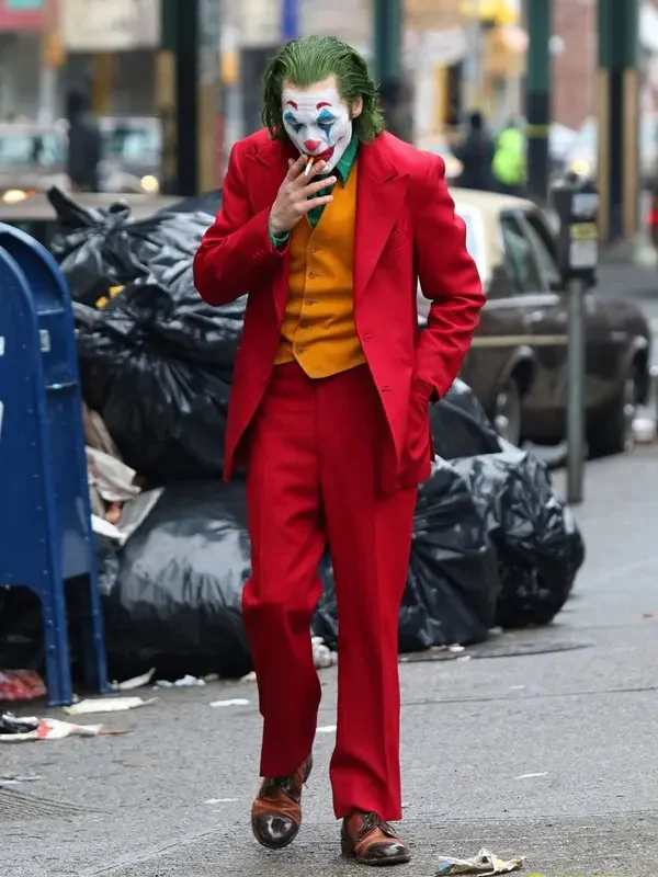 Joaquin Phoenix Joker Red Suit