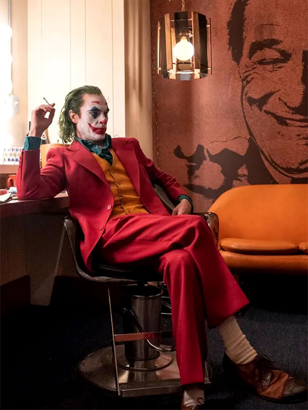 Joaquin Phoenix Joker Red Suit